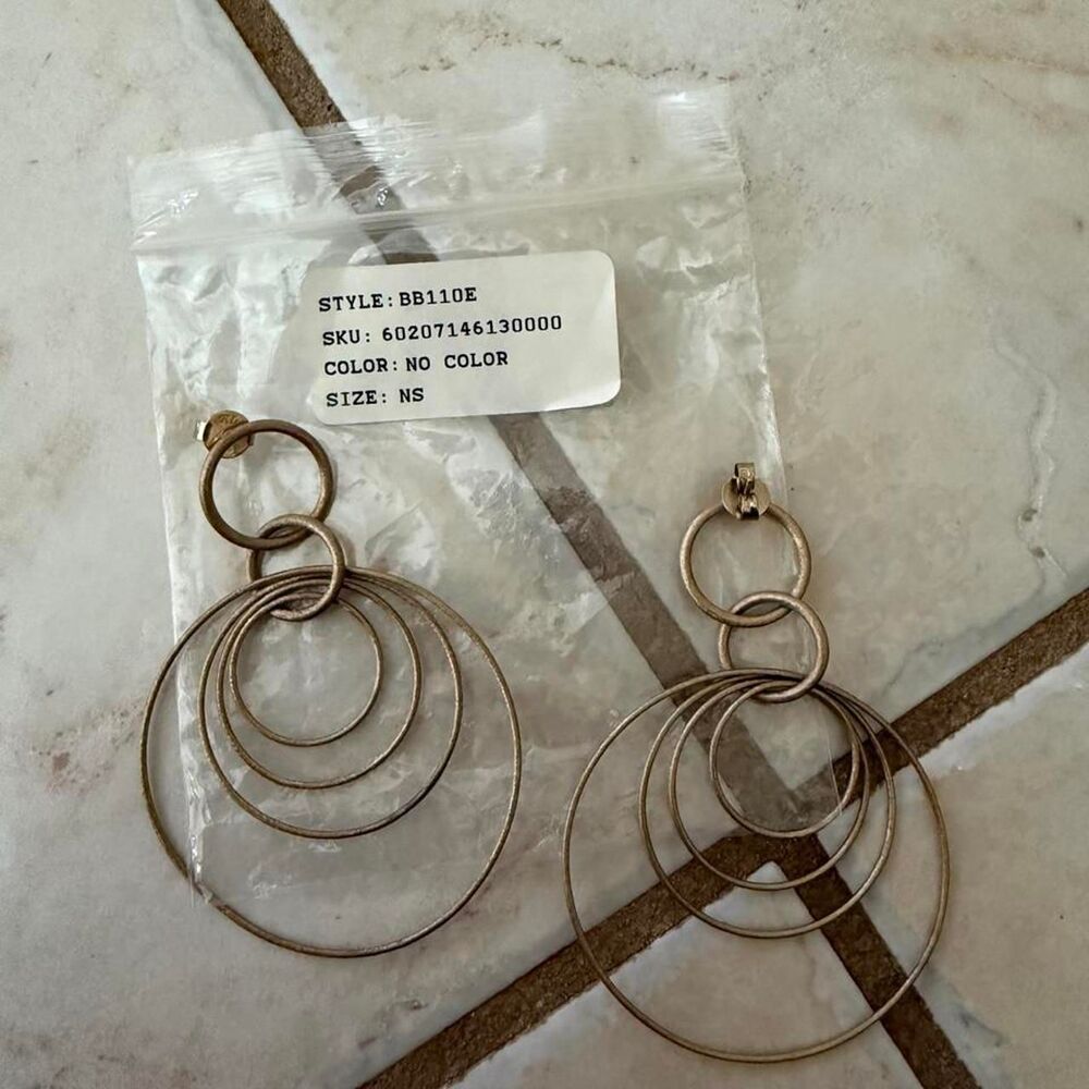 Y2K 2000s vintage Gold hoop earrings with concentric circles